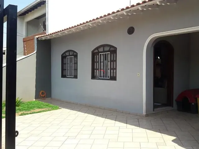 Casa com 341m² 3 quartos e 3 banheiros, à venda, no bairro Caravelle em Londrina