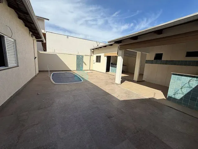 Casa 3 quartos e 2 banheiros, à venda, no bairro Alto da Boa Vista em Catalão