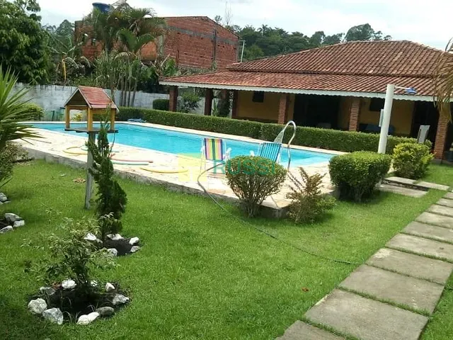 Casa com 1000m² 4 quartos e 6 banheiros, à venda, no bairro Recanto das Águas em Igaratá