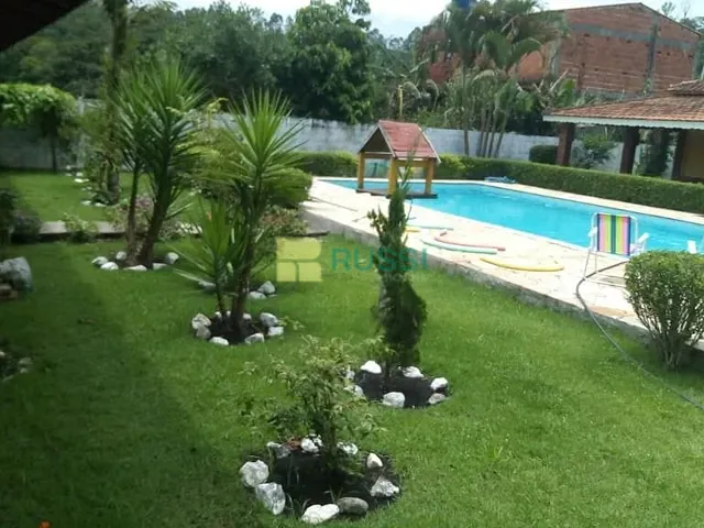 Casa com 1000m² 4 quartos e 6 banheiros, à venda, no bairro Recanto das Águas em Igaratá