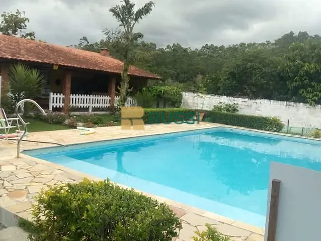 Casa com 1000m² 4 quartos e 6 banheiros, à venda, no bairro Recanto das Águas em Igaratá