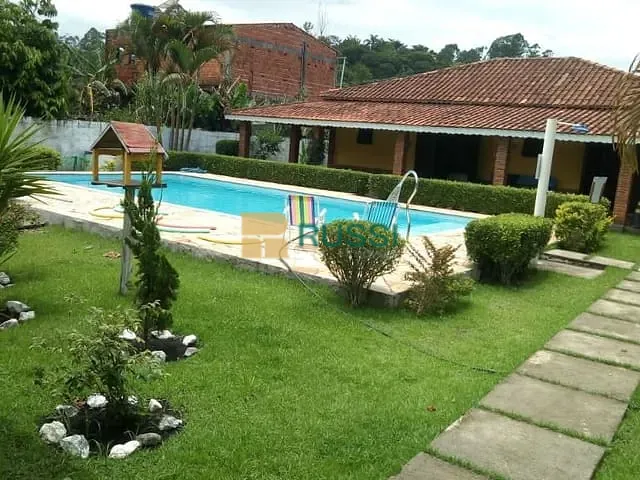 Casa com 1000m² 4 quartos e 6 banheiros, à venda, no bairro Recanto das Águas em Igaratá