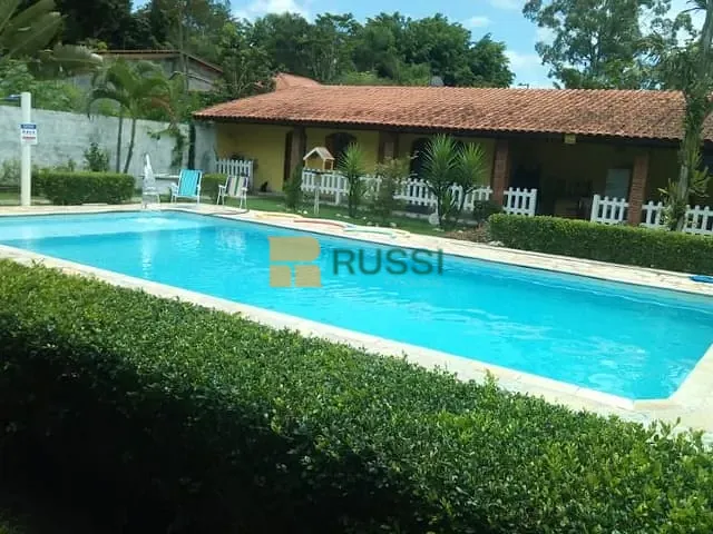 Casa com 1000m² 4 quartos e 6 banheiros, à venda, no bairro Recanto das Águas em Igaratá