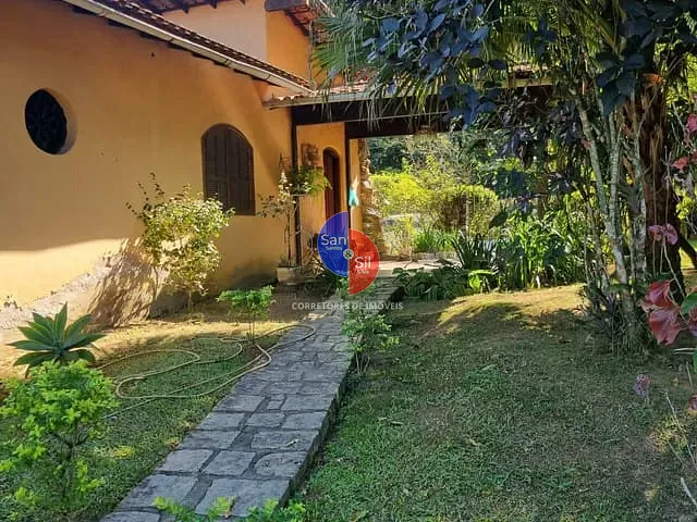 Casa com 700m² 3 quartos e 1 banheiro, à venda, no bairro Corujas em Guapimirim