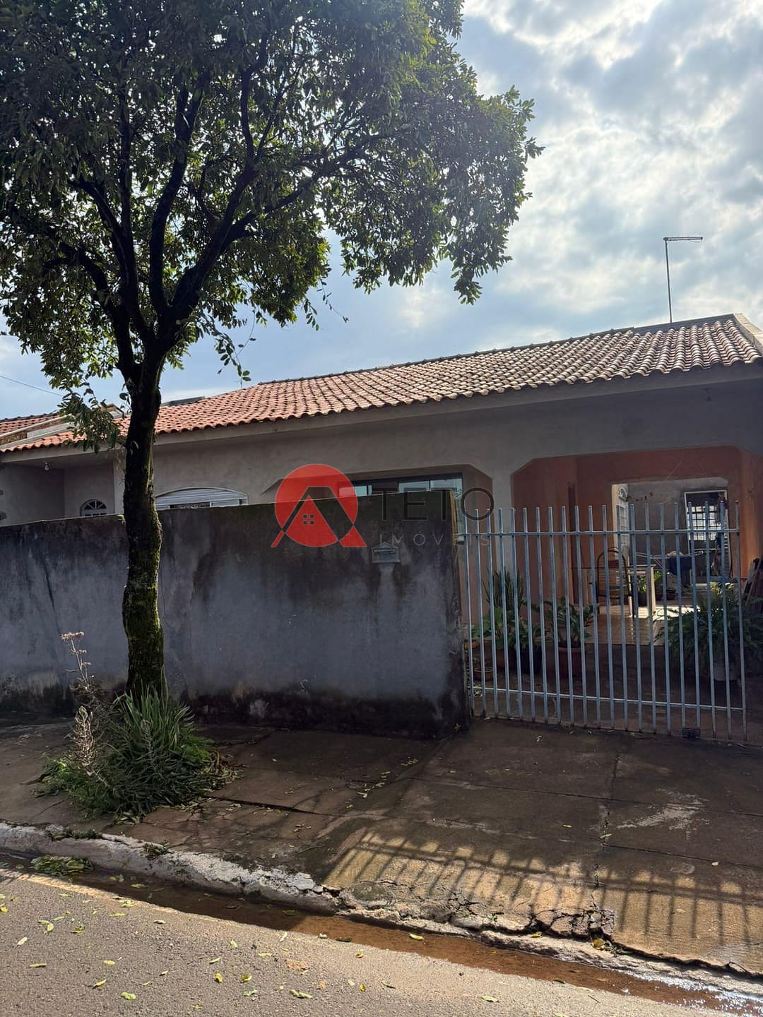 Casa à venda com 3 quartos, 80m² - Foto 1