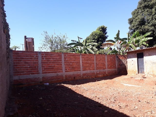 Casa 2 quartos e 1 banheiro, à venda, no bairro Jardim Califórnia em Trindade