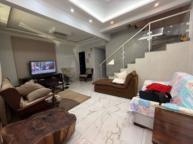 Casa com 170m² 3 quartos e 3 banheiros, à venda, no bairro Parque Amazônia em Goiânia