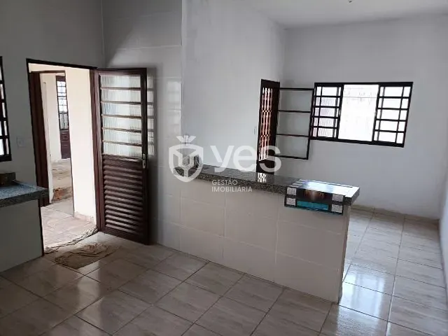 Casa com 120m² 2 quartos e 1 banheiro, à venda, no bairro Loteamento Max Newmann em Araxá