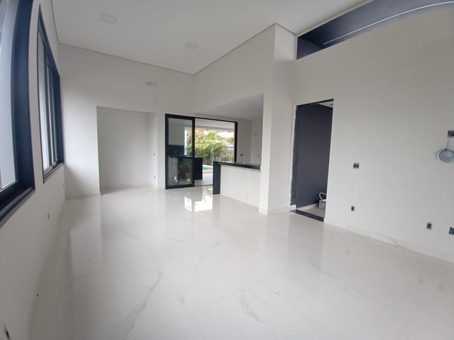 Casa com 450m² 3 quartos e 2 banheiros, à venda, no bairro Terras de São José em São João da Boa Vista