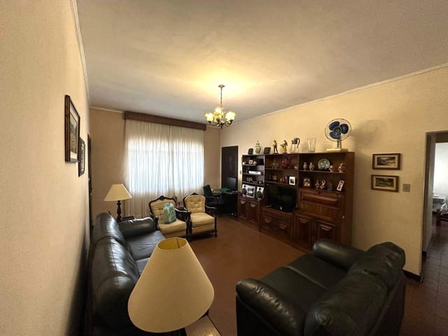 Foto do Casa - Oportunidade Única!! Casa de 360m², Conforto e Espaço no Brás! 🏡🚗 Com Edícula e Vagas para 4 + Carros! | Organização Imobiliária Açores