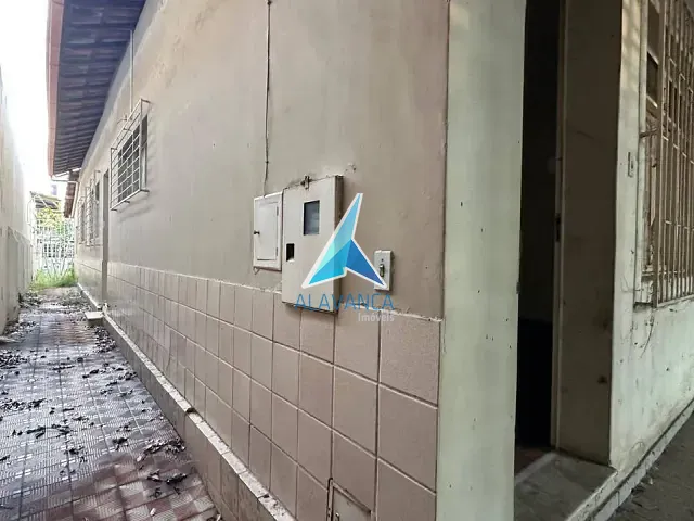 Casa com 276m², para alugar, no bairro Centro em Governador Valadares