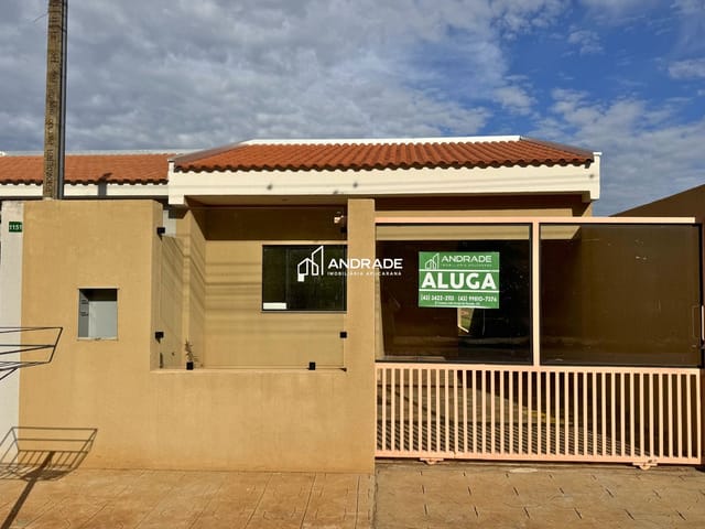 Casa 3 quartos e 3 banheiros, para alugar, no bairro Jardim por do Sol em Apucarana
