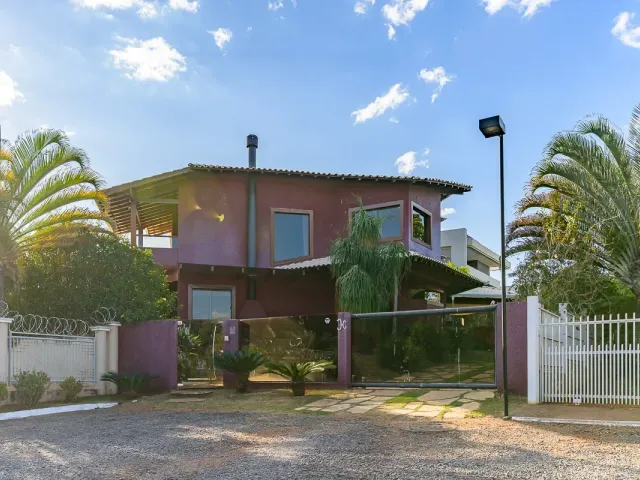 Casa com 5000m² 4 quartos e 8 banheiros, à venda, no bairro Park Way em Brasília