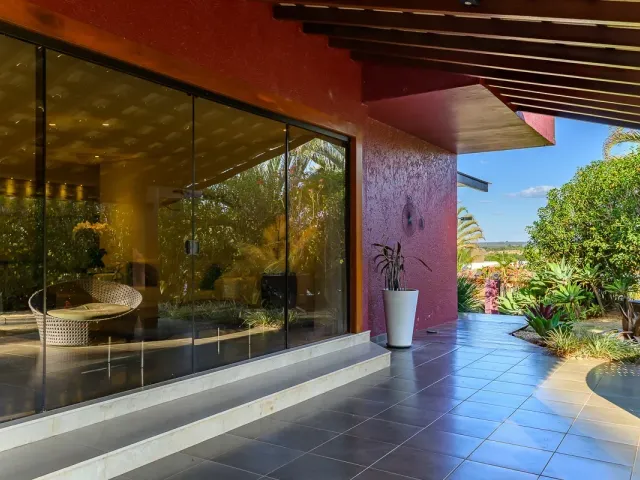 Casa com 5000m² 4 quartos e 8 banheiros, à venda, no bairro Park Way em Brasília