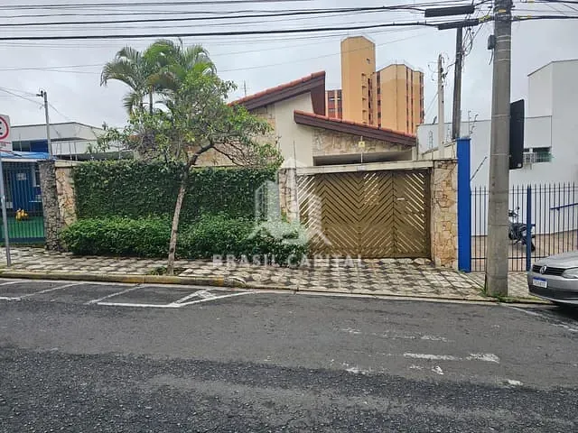 Casa 4 quartos e 3 banheiros, à venda, no bairro Centro em Sorocaba