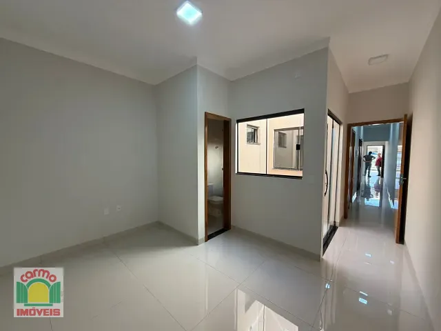 Casa 3 quartos e 2 banheiros, à venda, no bairro Residencial Paris em Anápolis