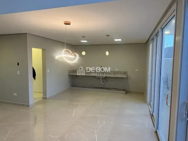 Casa com 450m² 4 quartos e 2 banheiros, à venda, no bairro Jardim Europa em Poços de Caldas