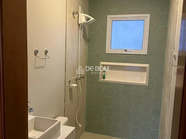 Casa com 450m² 4 quartos e 2 banheiros, à venda, no bairro Jardim Europa em Poços de Caldas