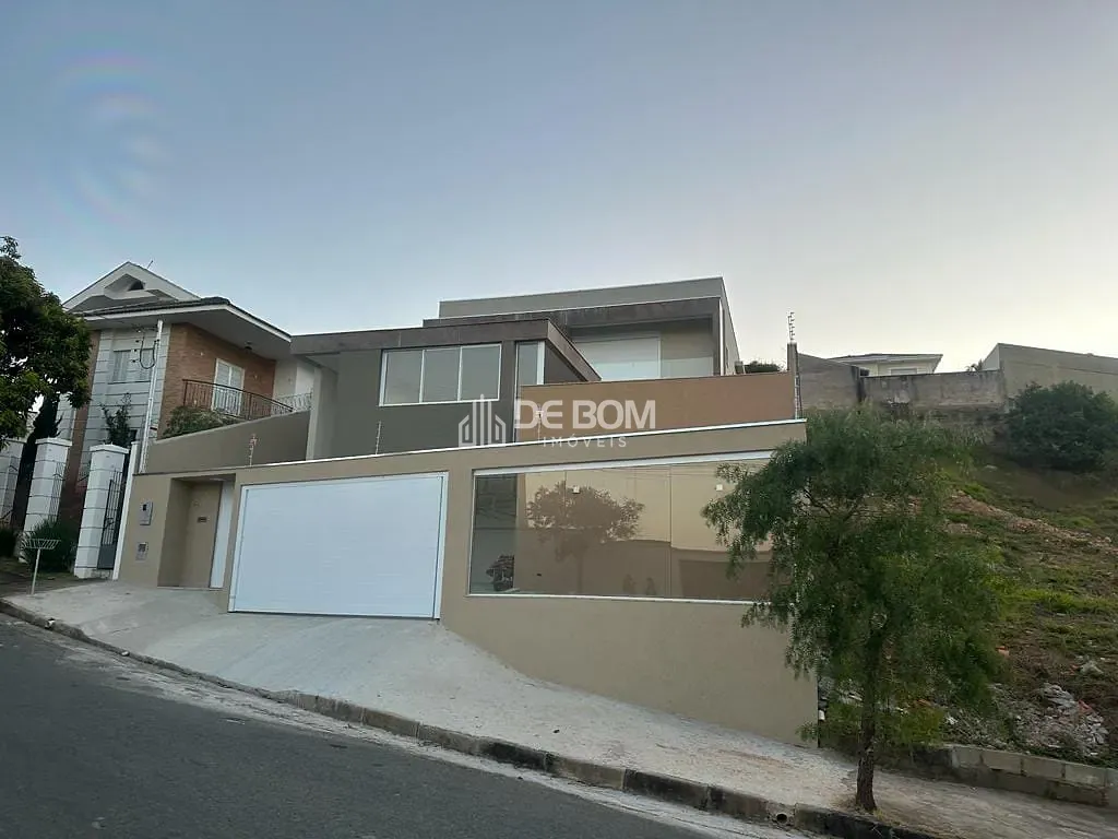 Casa, 4 quartos, 260 m² - Foto 1