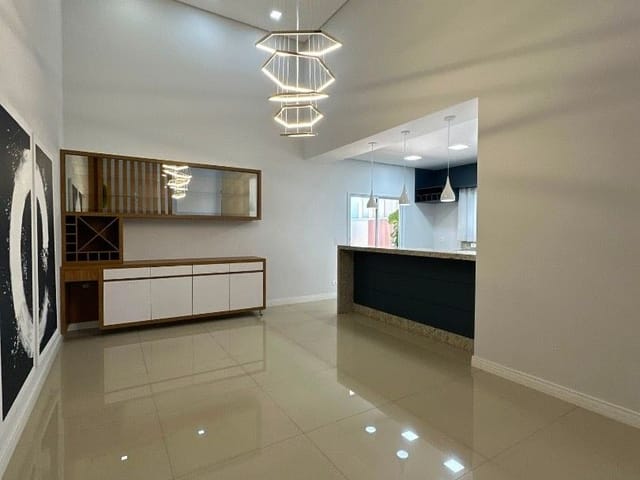 Casa com 450m² 3 quartos e 2 banheiros, à venda, no bairro Loteamento Residencial Jardim Villagio em Americana
