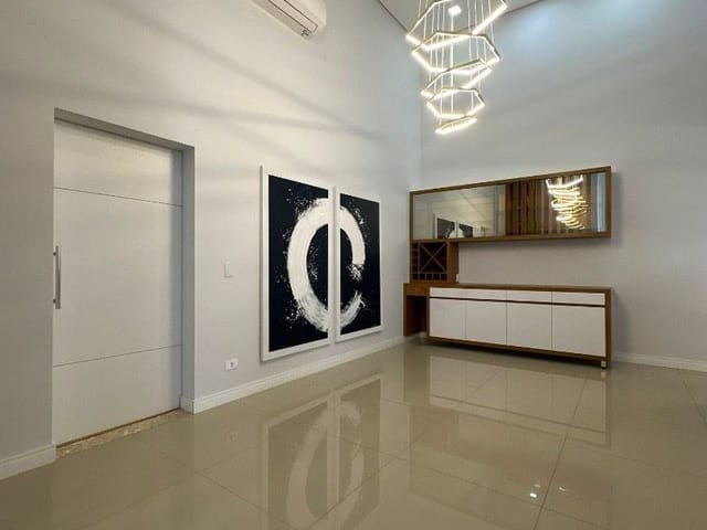 Casa com 450m² 3 quartos e 2 banheiros, à venda, no bairro Loteamento Residencial Jardim Villagio em Americana
