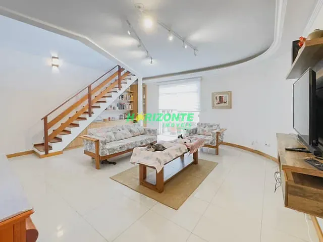 Casa com 250m² 4 quartos e 5 banheiros, à venda, no bairro Urbanova em São José dos Campos