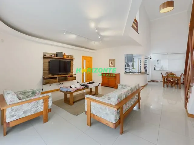 Casa com 250m² 4 quartos e 5 banheiros, à venda, no bairro Urbanova em São José dos Campos