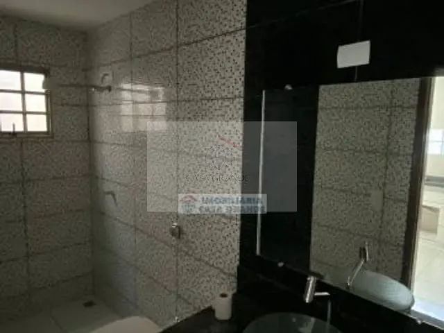 Casa com 250m² 3 quartos e 2 banheiros, para alugar, no bairro Jardim Nobre IV em Rolândia