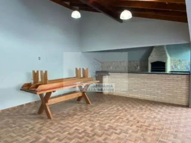 Casa com 250m² 3 quartos e 2 banheiros, para alugar, no bairro Jardim Nobre IV em Rolândia