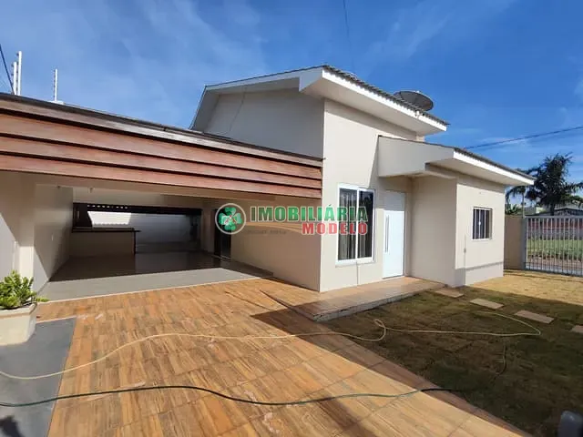 Casa com 400m² 4 quartos e 2 banheiros, para alugar, no bairro Nova Canarana em Canarana