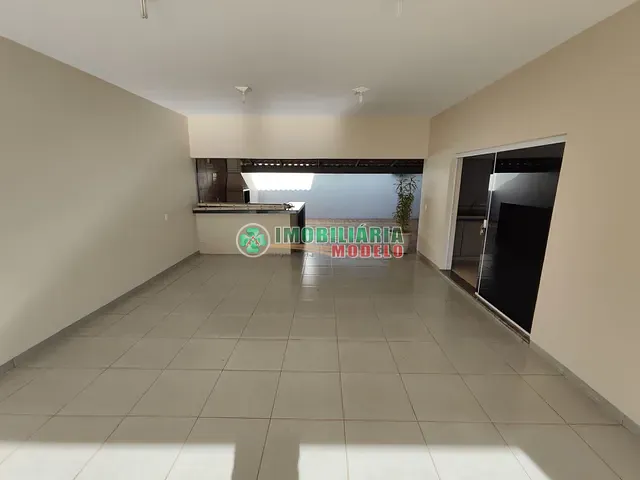 Casa com 400m² 4 quartos e 2 banheiros, para alugar, no bairro Nova Canarana em Canarana