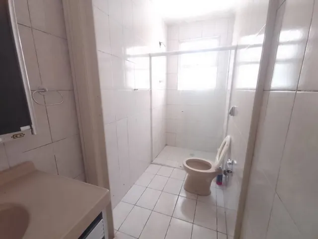 Casa com 300m² 2 quartos e 1 banheiro, para alugar, no bairro Jardim Regina em São Paulo