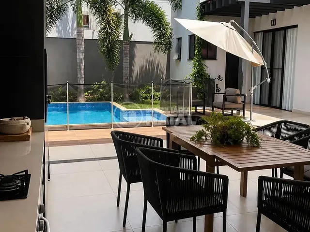 Casa com 10m² 3 quartos e 3 banheiros, à venda, no bairro Recanto do Salto em Londrina