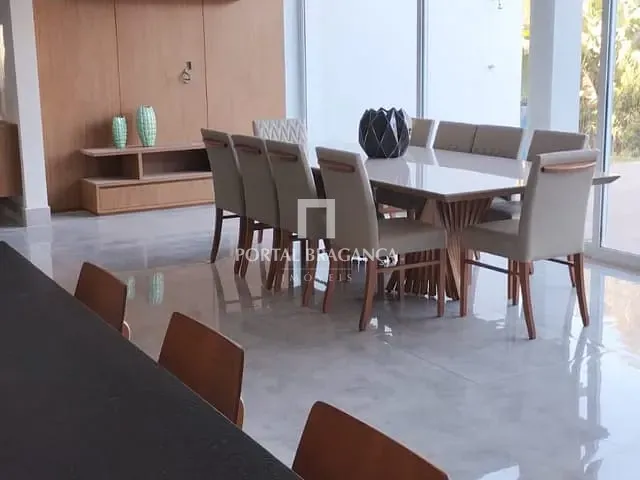 Casa com 1650m² 5 quartos e 8 banheiros, à venda, no bairro Condomínio Jardim das Palmeiras em Bragança Paulista