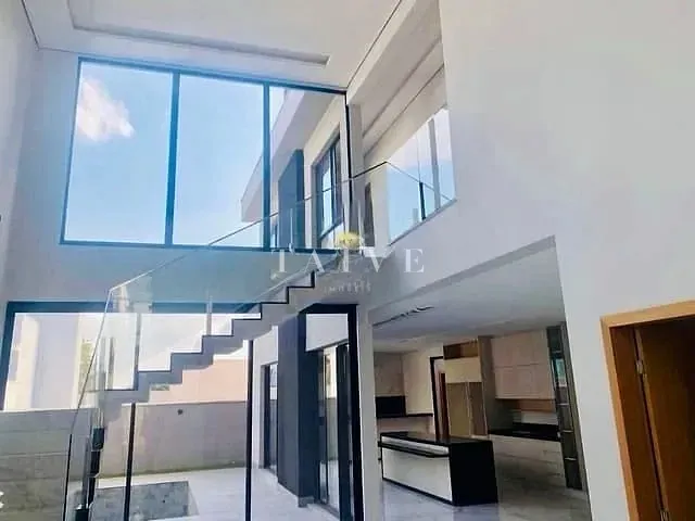 Casa com 350m² 4 quartos e 6 banheiros, à venda, no bairro Esperança em Londrina