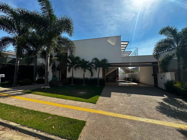 Casa com 493m² 4 quartos e 6 banheiros, à venda, no bairro Jardins Verona em Goiânia