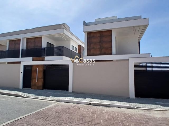 Casa com 150m² 3 quartos e 4 banheiros, à venda, no bairro Recreio em Rio das Ostras