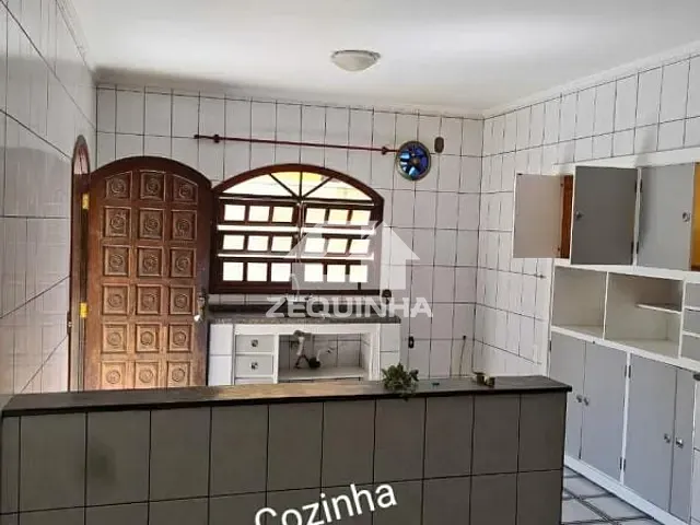 Casa com 250m² 3 quartos e 3 banheiros, à venda, no bairro Alianca em Osasco