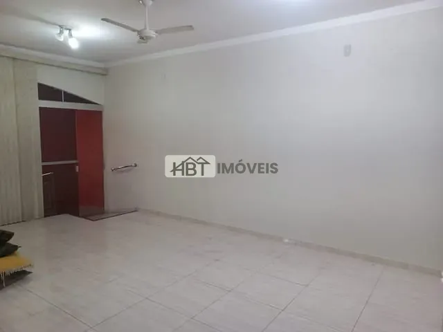 Casa 3 quartos e 2 banheiros, à venda, no bairro Núcleo Residencial Presidente Geisel em Bauru