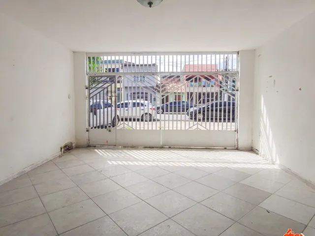 Casa 4 quartos e 3 banheiros, à venda, no bairro São Brás em Belém