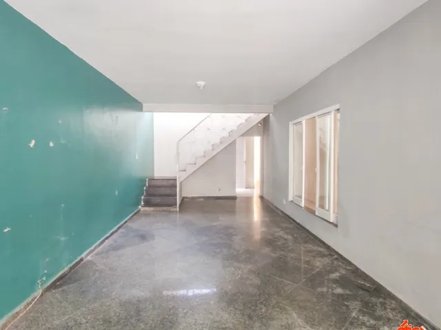 Casa 4 quartos e 3 banheiros, à venda, no bairro São Brás em Belém