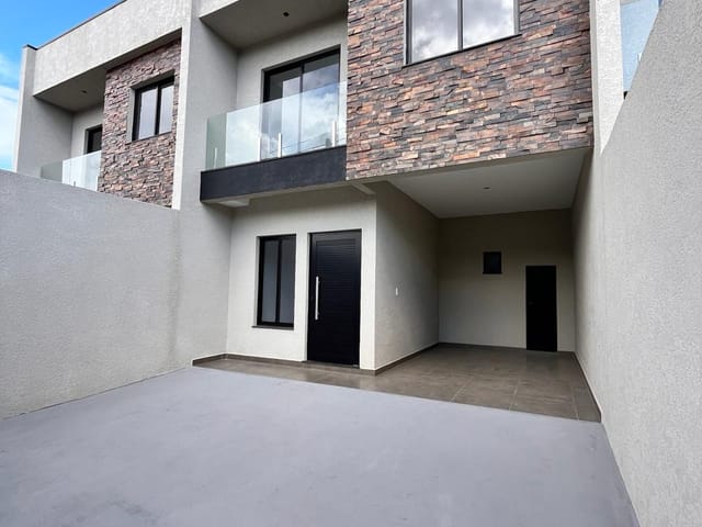 Casa com 140m² 3 quartos e 4 banheiros, à venda, no bairro Jardim Carvalho em Ponta Grossa