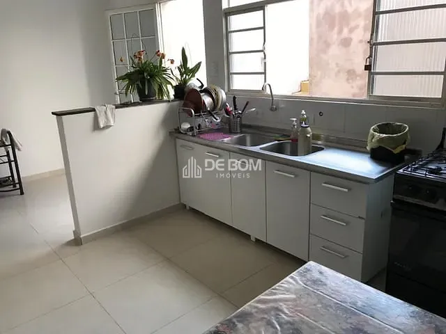Casa com 348m² 3 quartos e 2 banheiros, à venda, no bairro Jardim dos Estados em Poços de Caldas