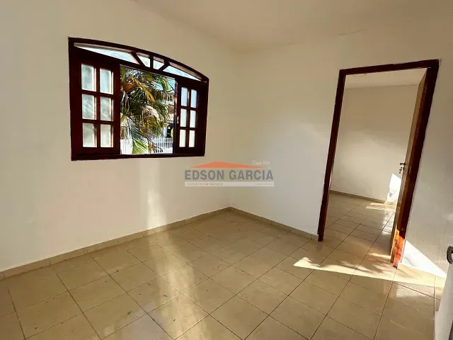 Casa 4 quartos e 3 banheiros, para alugar, no bairro Parque São Bento em Sorocaba
