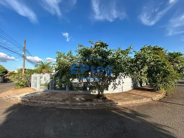 Casa com 316m² 3 quartos e 3 banheiros, à venda, no bairro Sabará I em Londrina