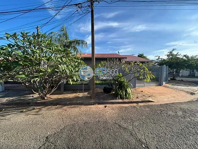Casa com 316m² 3 quartos e 3 banheiros, à venda, no bairro Sabará I em Londrina