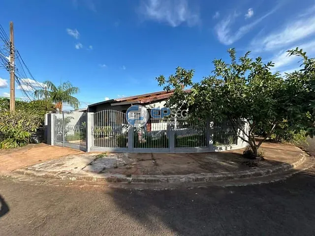 Casa com 316m² 3 quartos e 3 banheiros, à venda, no bairro Sabará I em Londrina