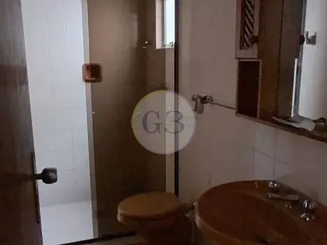 Casa 4 quartos e 3 banheiros, para alugar, no bairro Três Vendas em Pelotas