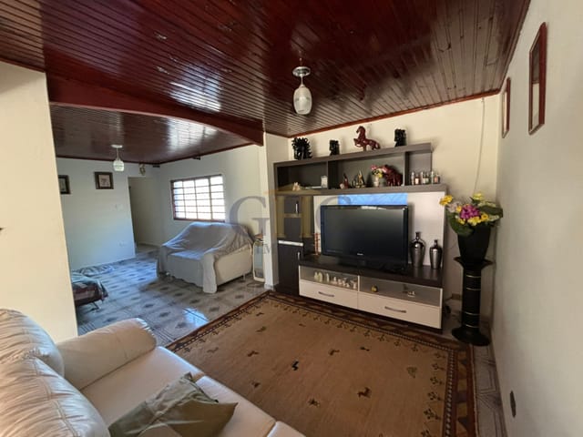 Casa com 300m² 3 quartos e 5 banheiros, à venda ou para alugar, no bairro Terras de São Francisco em Salto de Pirapora