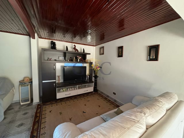 Casa com 300m² 3 quartos e 5 banheiros, à venda ou para alugar, no bairro Terras de São Francisco em Salto de Pirapora